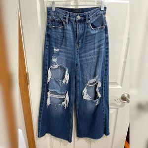 Aeropostale High Rise Super Wide Leg Distressed Destroyed Women's Size 2R Jeans